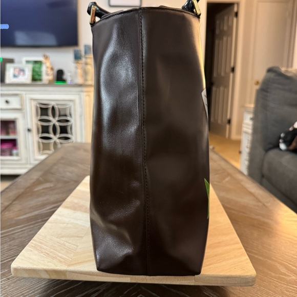 Gucci Customized Brown Leather Tote Bag With Hand Painted Designer Bee Motif - Picture 3 of 13